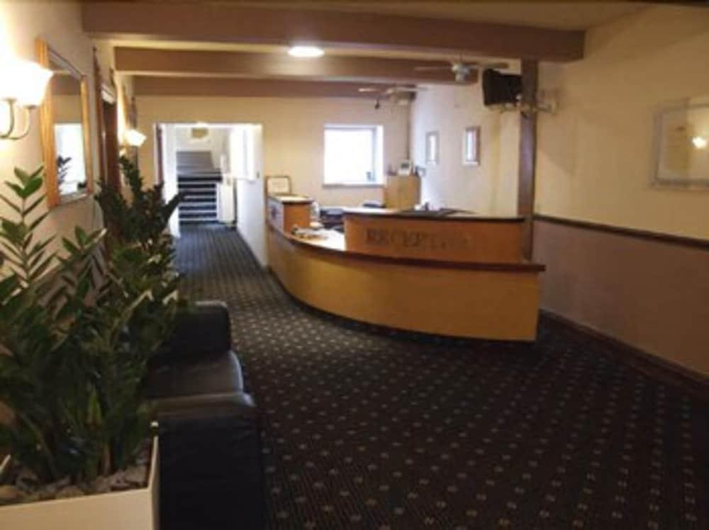 The Amblehurst Hotel Sale Interior photo
